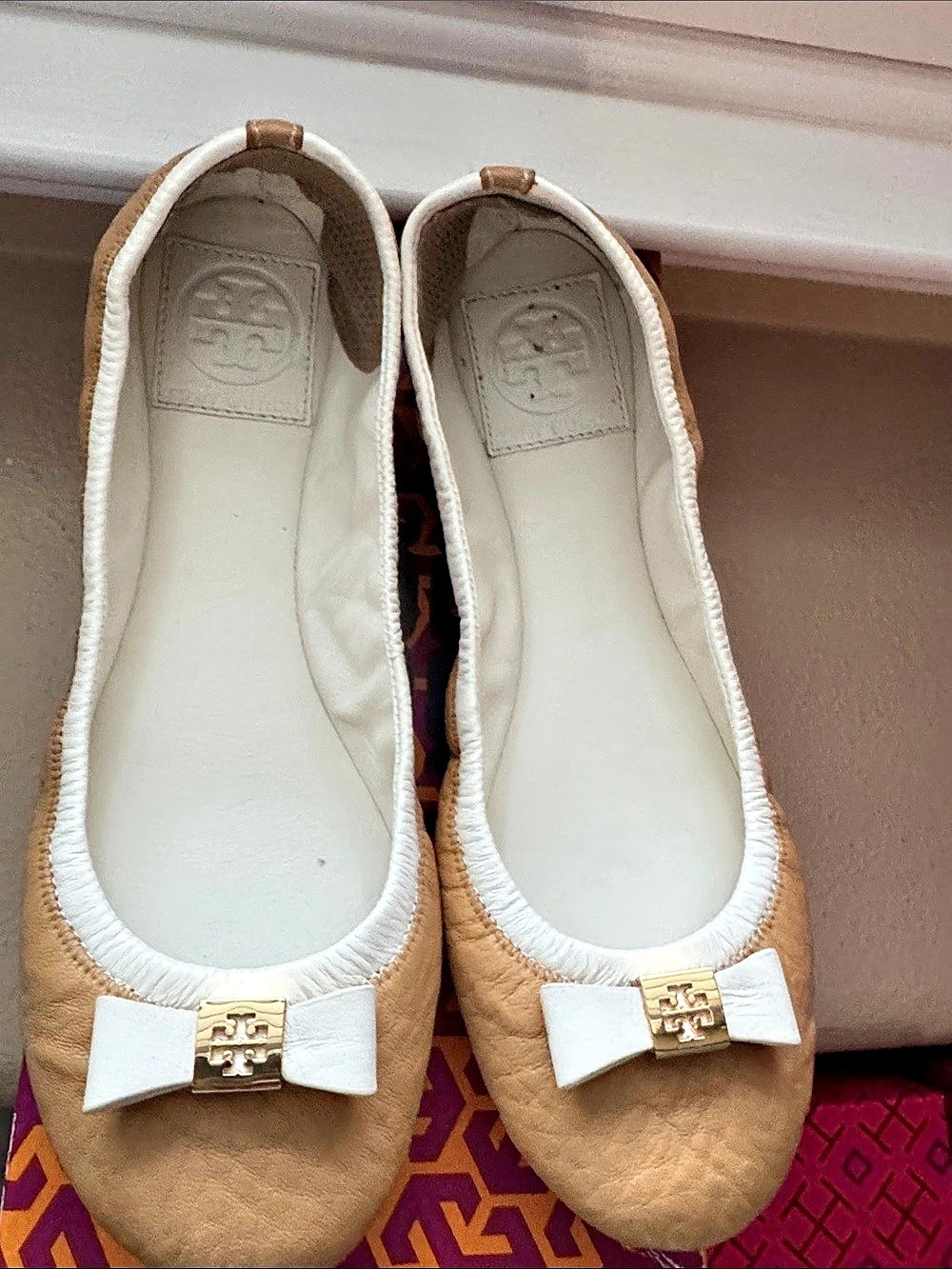 Tory Burch Lamb/ Veg Mestico Ballet Flats Tan & White US 7.5
